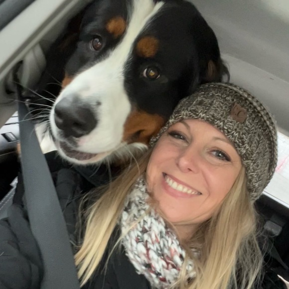 Meet your Posher, Kendra - Picture 4 of 5